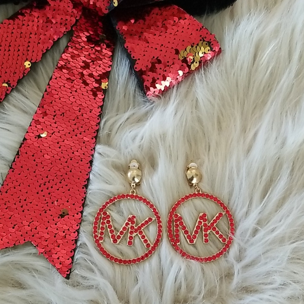 Fashion clip on earrings